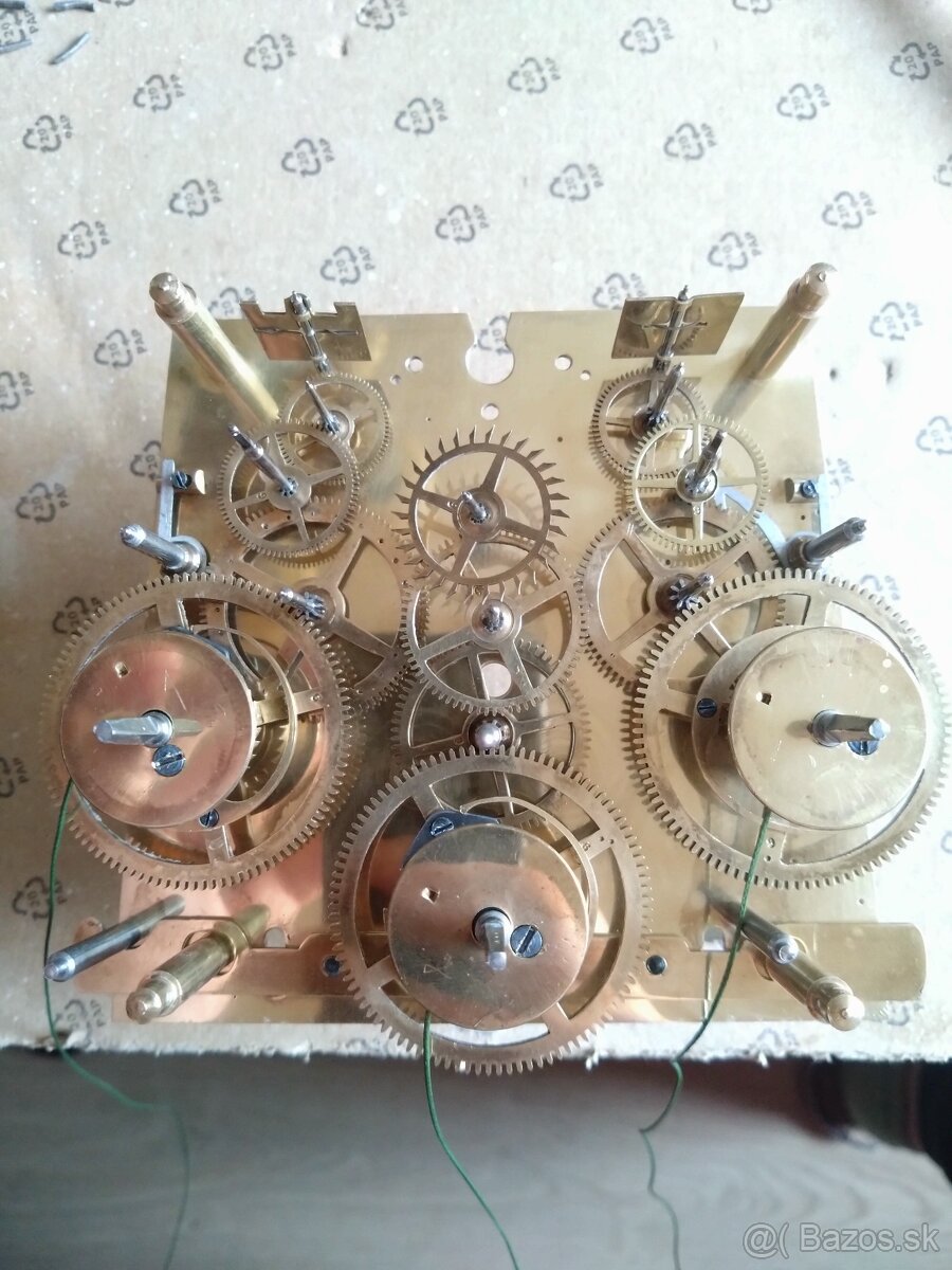 Starožitné zavazove hodiny - 5