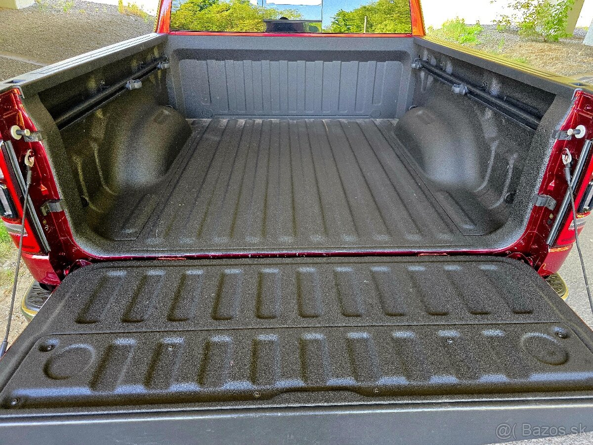 Dodge Ram 1500, MAX VYBAVA, NEBOURANÉ, DPH, 4x4, 5,7 HEMI