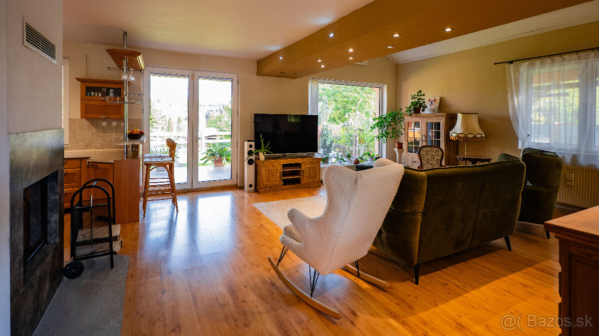 PREDAJ RODINNÝ DOM S BAZÉNOM A PRIESTOROM NA PODNIKANIE - 5