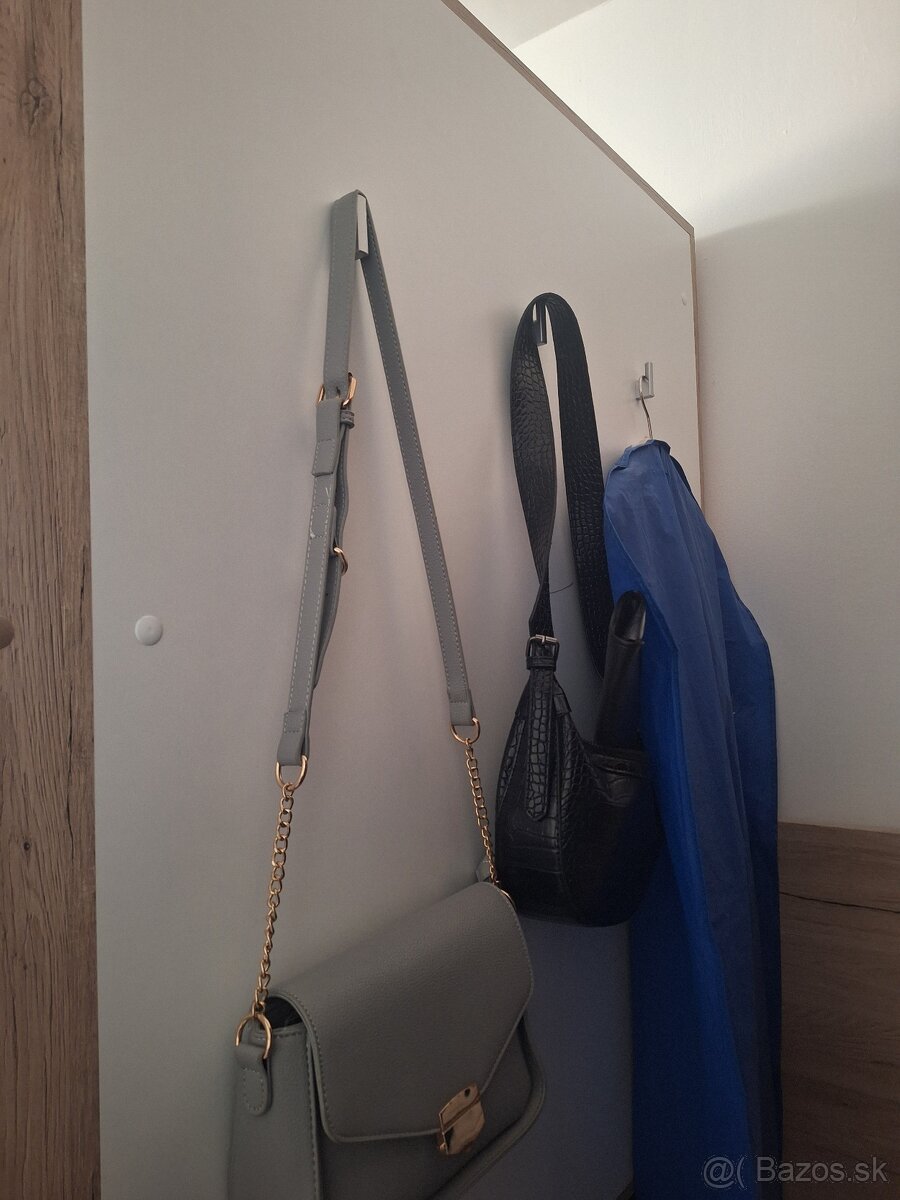 Šatníkova skriňa a stojaci regál - set do dievčenskej izby - 5