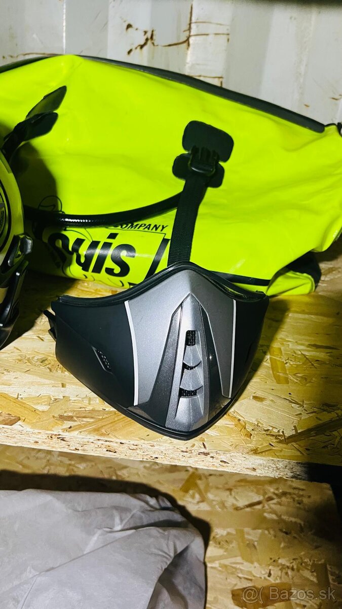 Prilba na motorku Airoh - 5