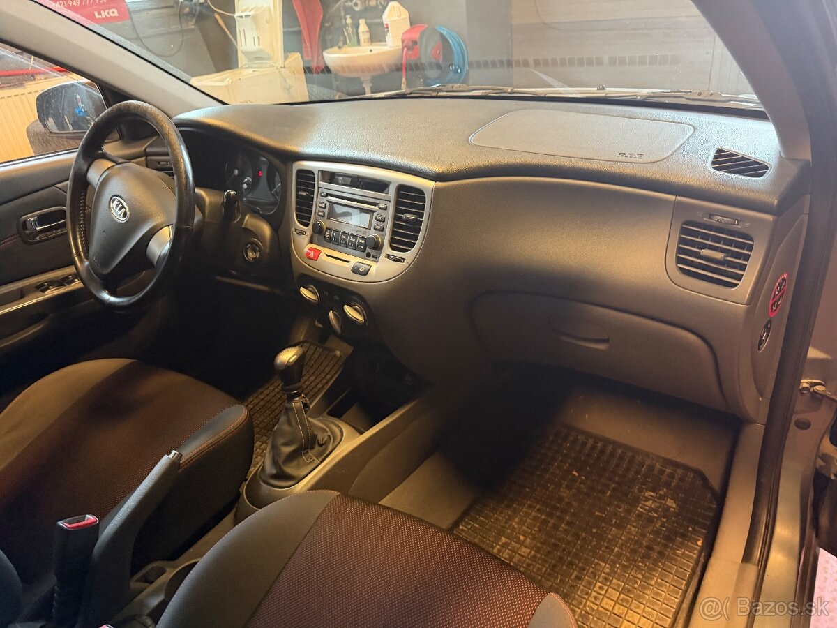 KIA Rio 1.4 2009 - 5
