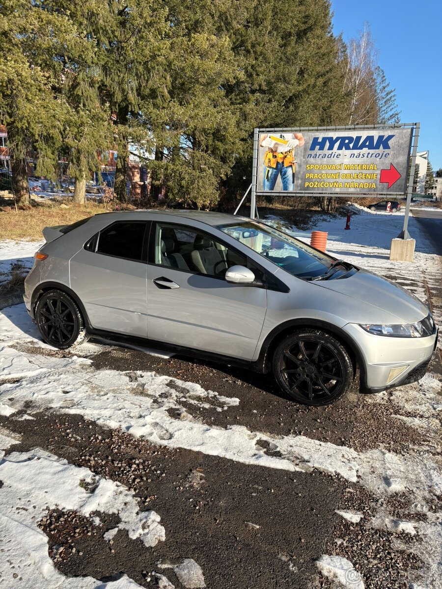 Honda Civic 1.8 i-VTEC 2007 Brezno - 5