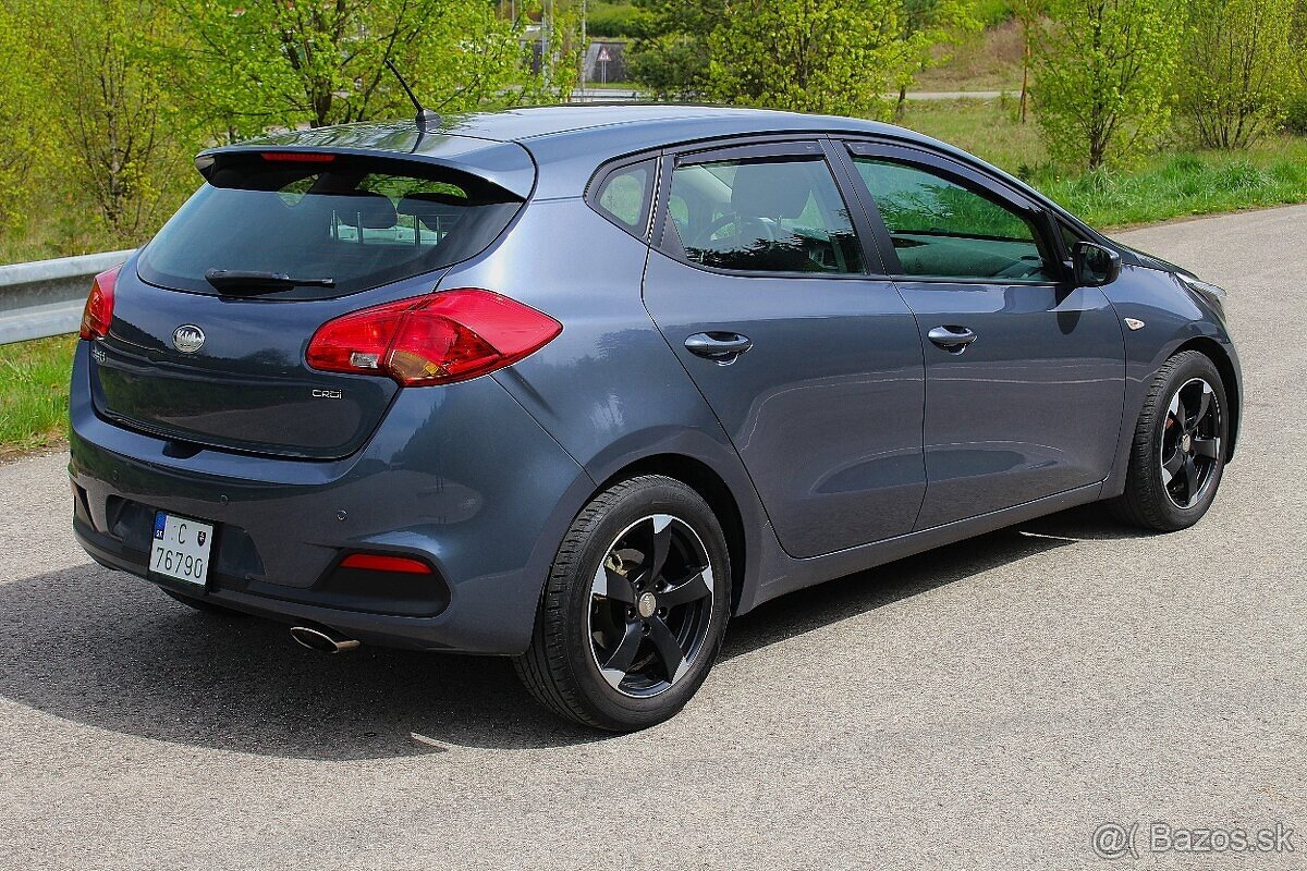 KIA.....CEED...66KW...CRDI...MANUAL 6st...2013....179TIS..KM - 5