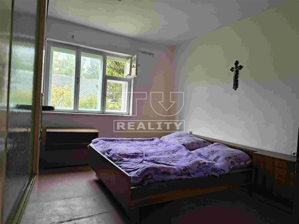 Rodinný dom v pôvodnom stave - Mojtín - 5