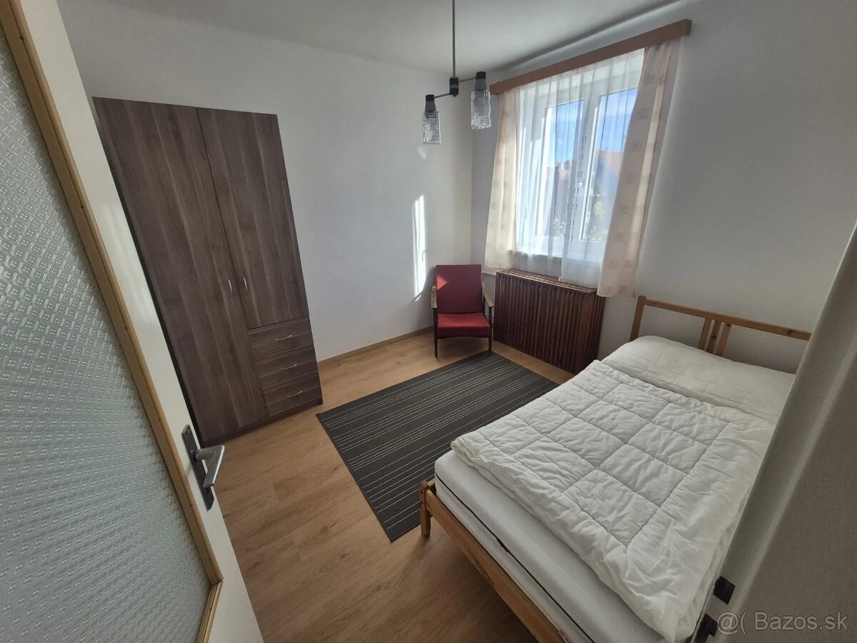 PRENÁJOM – priestranný 4iz byt v rodinnom dome - 5