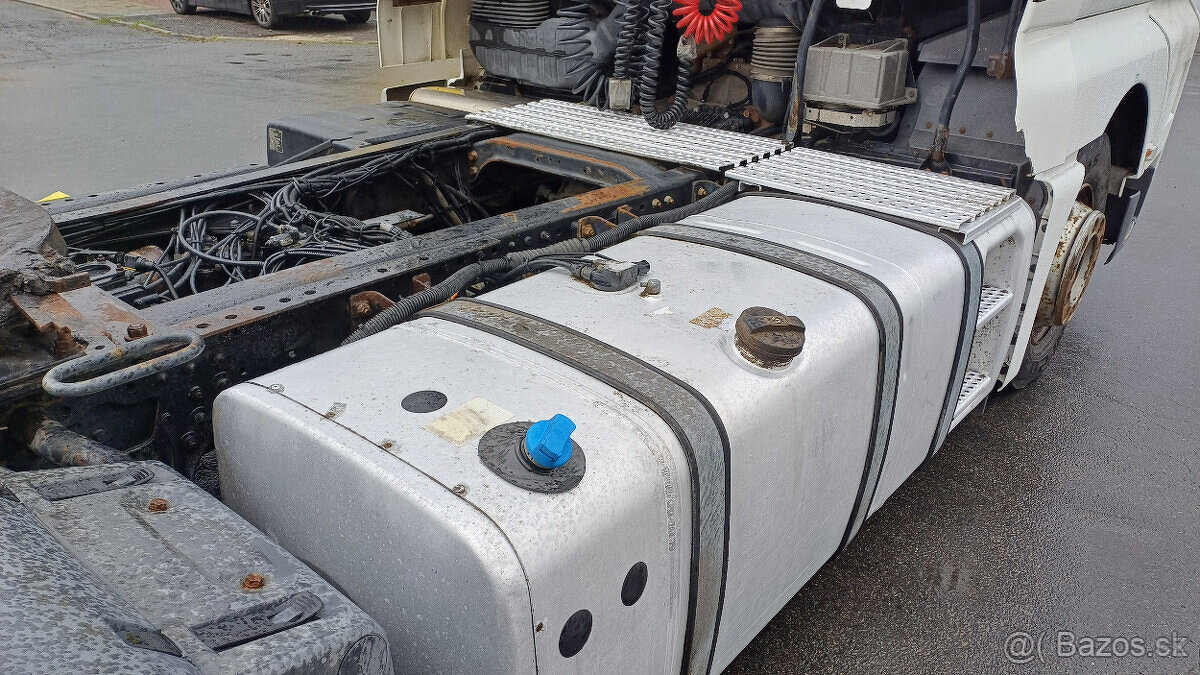 MAN TGA TGX TGS nádrž AD blue - 5