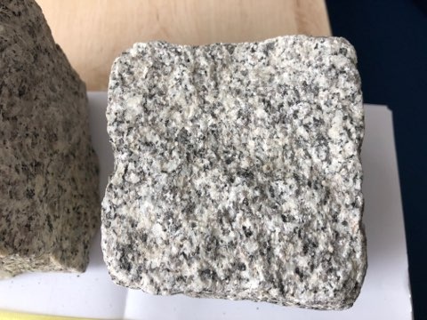 Žulové výrobky- kocky, obrubníky, dlažba ... - 5