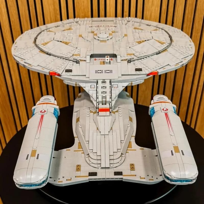 USS Enterprise, Octuptarra tri droid. - 5
