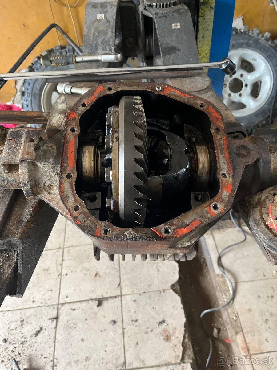 Zadná hnacia náprava Ford aj s diskami - 5