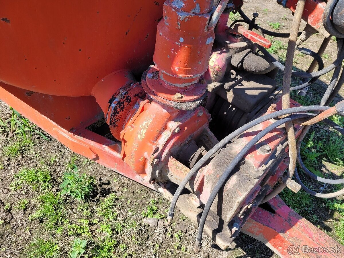 Cisterna na hnoj a polievanie - 5