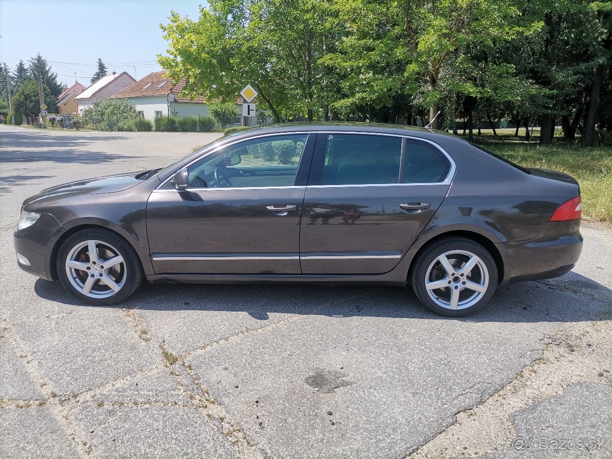 Škoda SuperB 4×4, 125 kw - 5