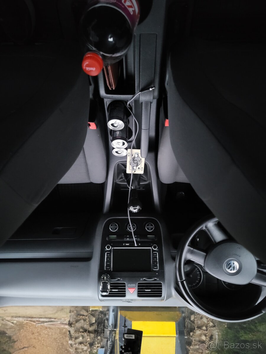 Predám Volkswagen Golf V - 5