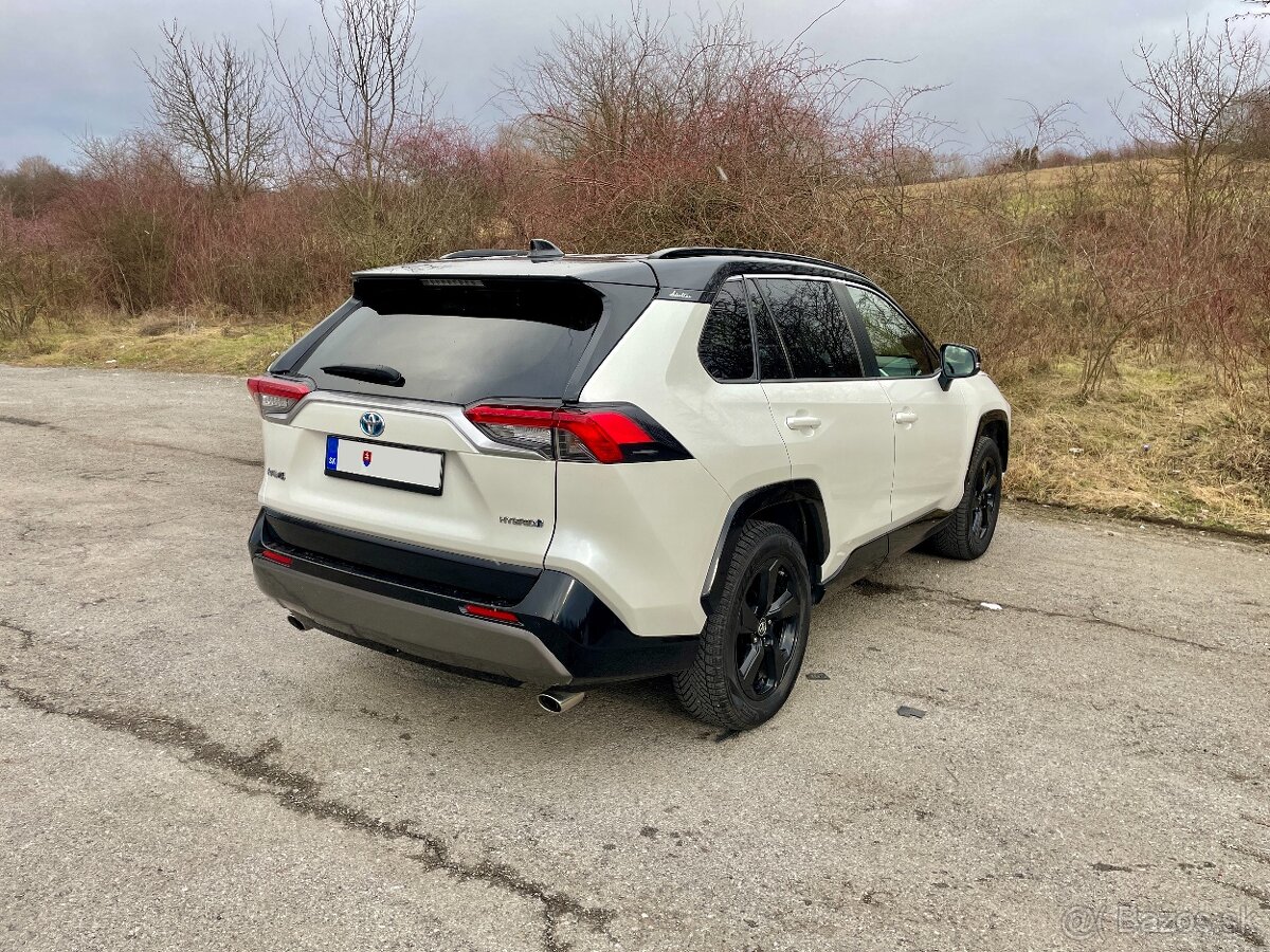 Predám TOYOTA RAV4 4x4 HYBRID - 5