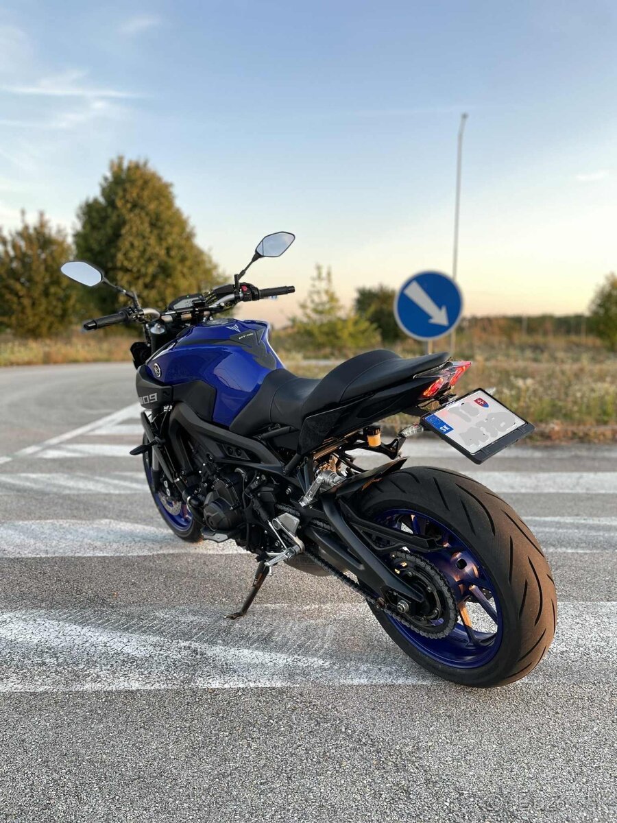 YAMAHA MT-09 AKRAPOVIC - 5