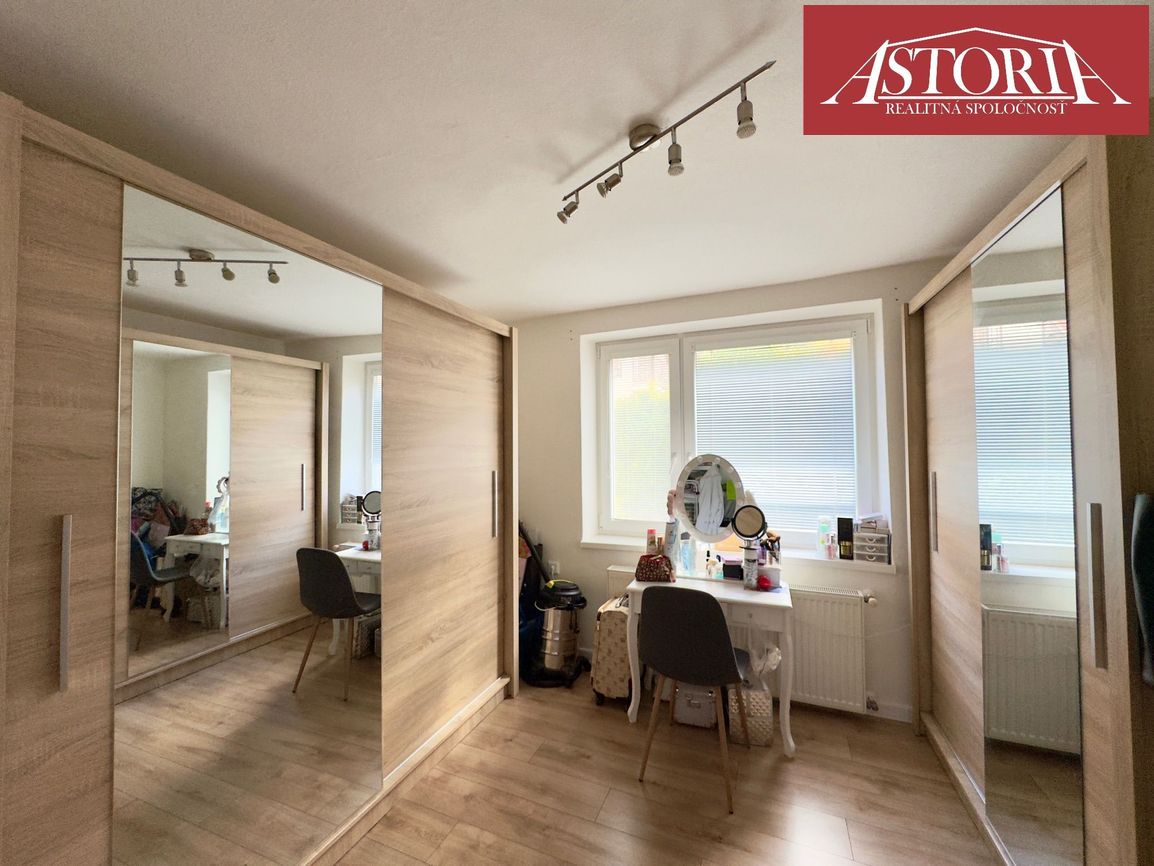 PREDAJ Rodinný dom s nádhernou rekonštrukciou - Podhradie - 5