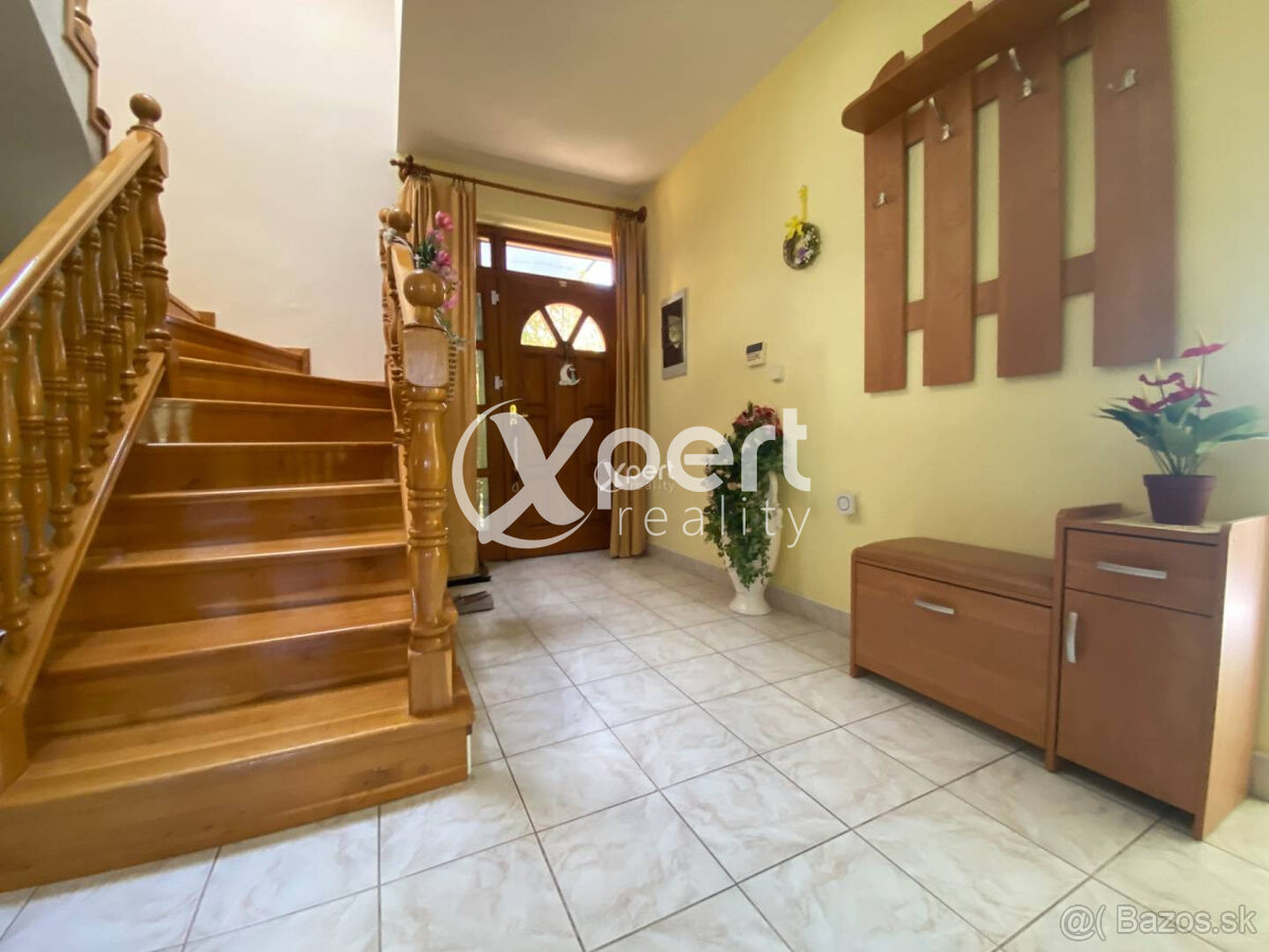 ZNÍŽENÁ CENANA PREDAJ RODINNÝ DOM PRIAMO V CENTRE - 5