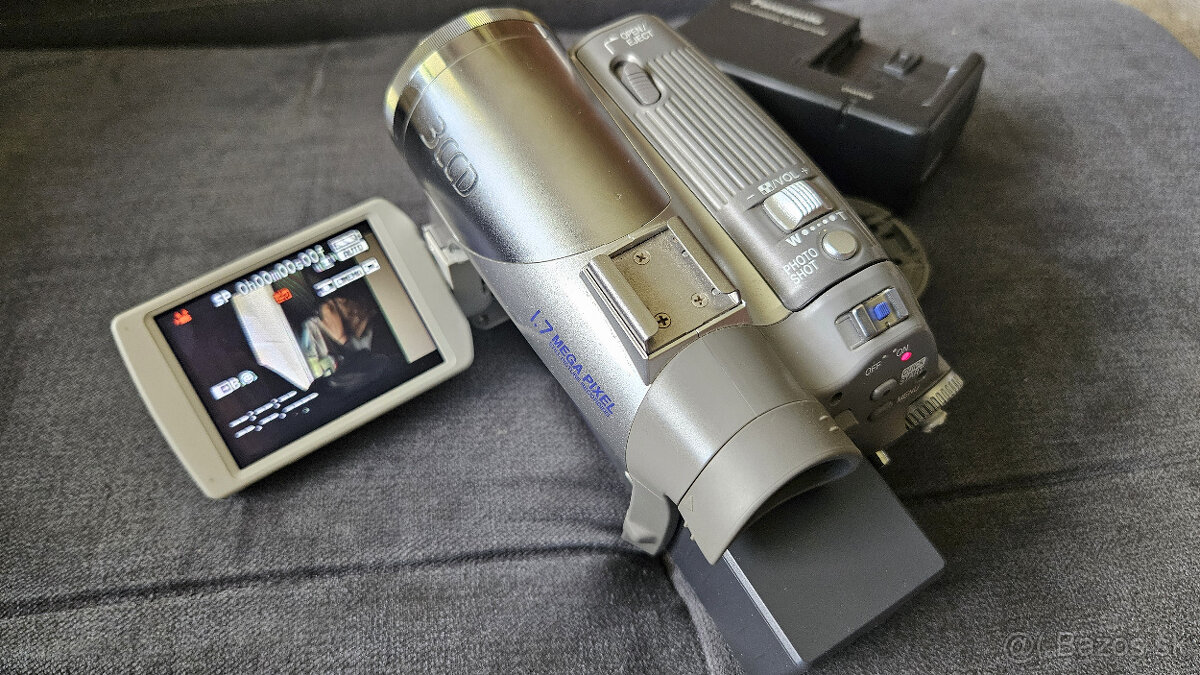 Kvalitná 3CCD digitálna kamera PANASONIC - 5