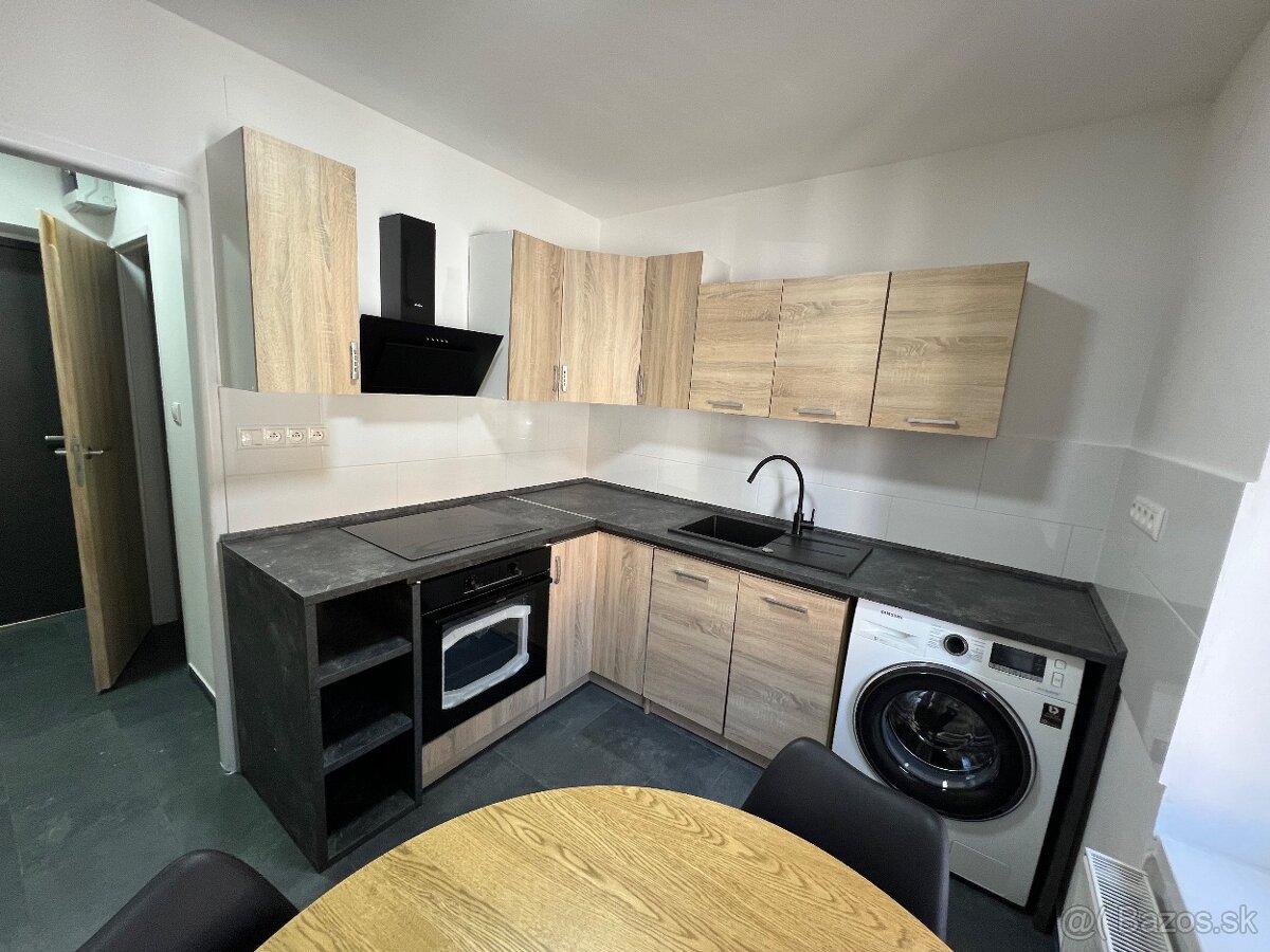 1-Izbovy Byt na Lanskej - 5