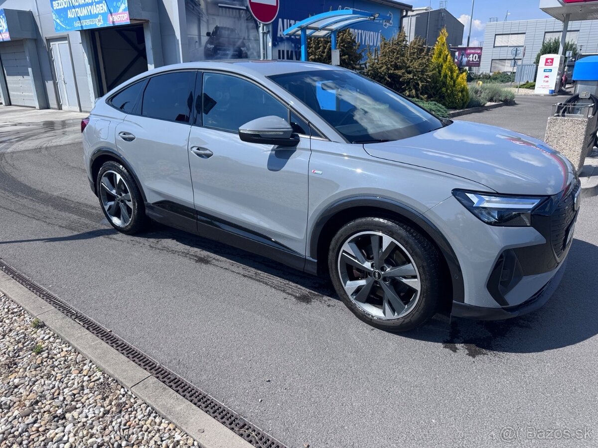 Audi Q4 e-tron, sportback S-LINE assist