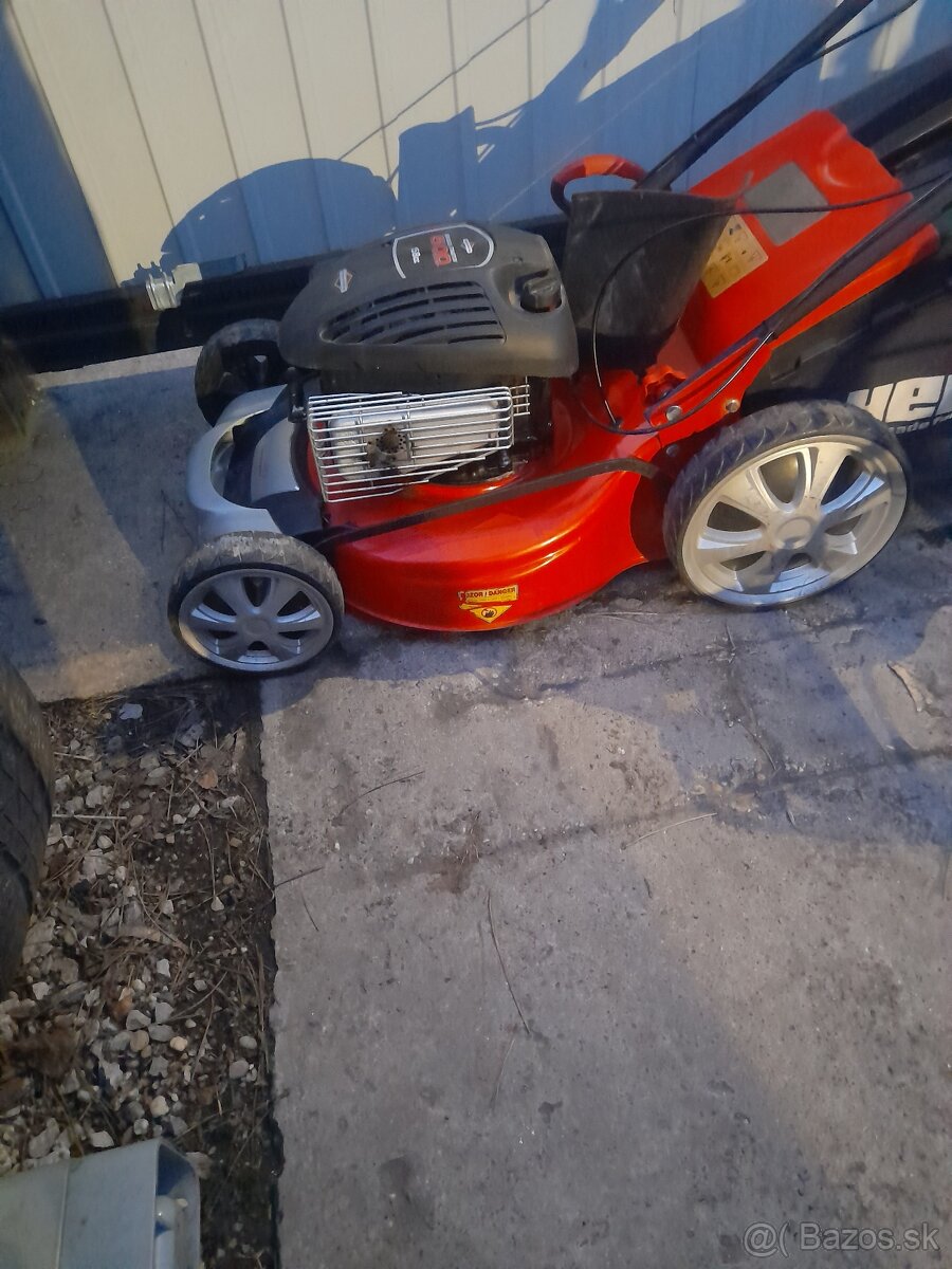 Benzinová kosačka Hecht s pojazdom - 5