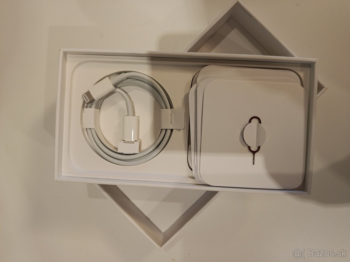 Predám iPhone 13 - 5