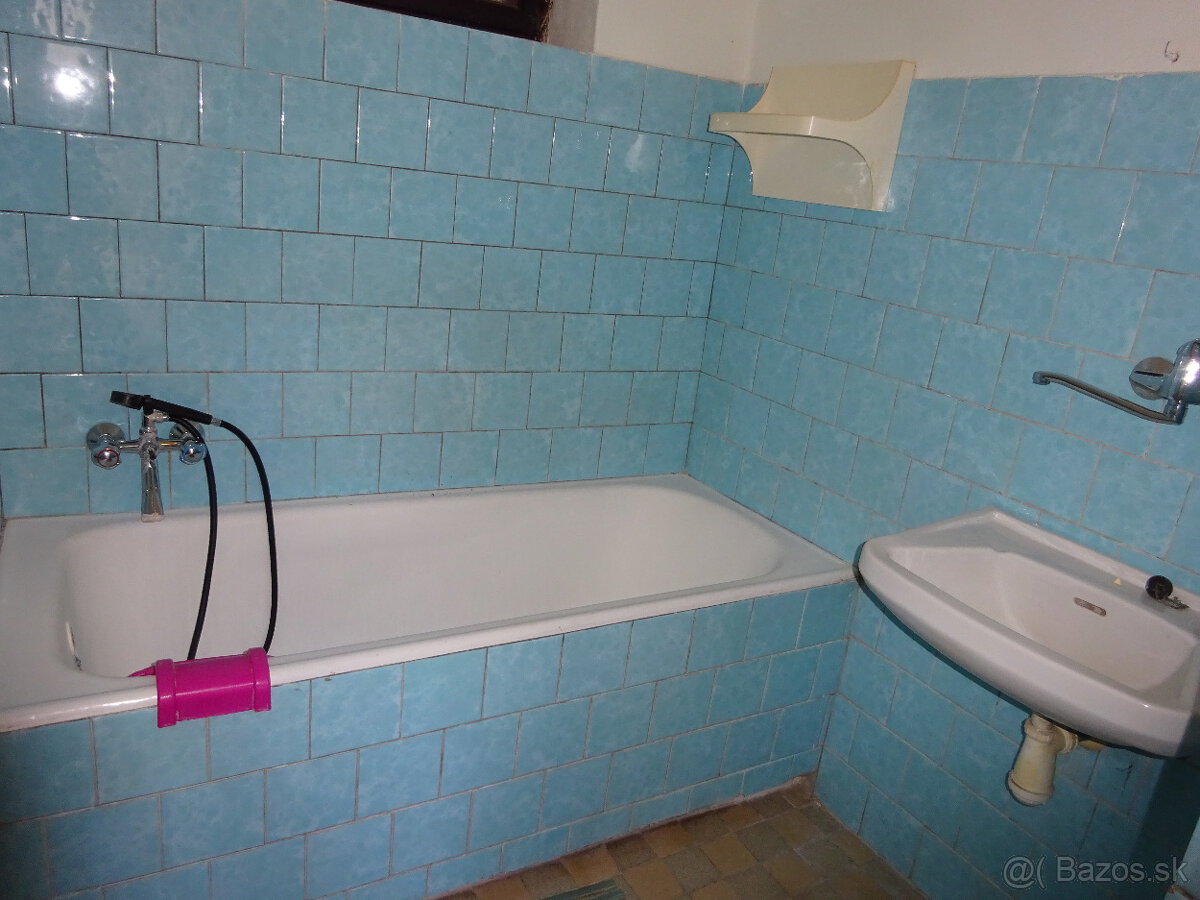 EXKLUZÍVNE, priestranný rod.dom na 8á pozemku, ihneď voľný - 5