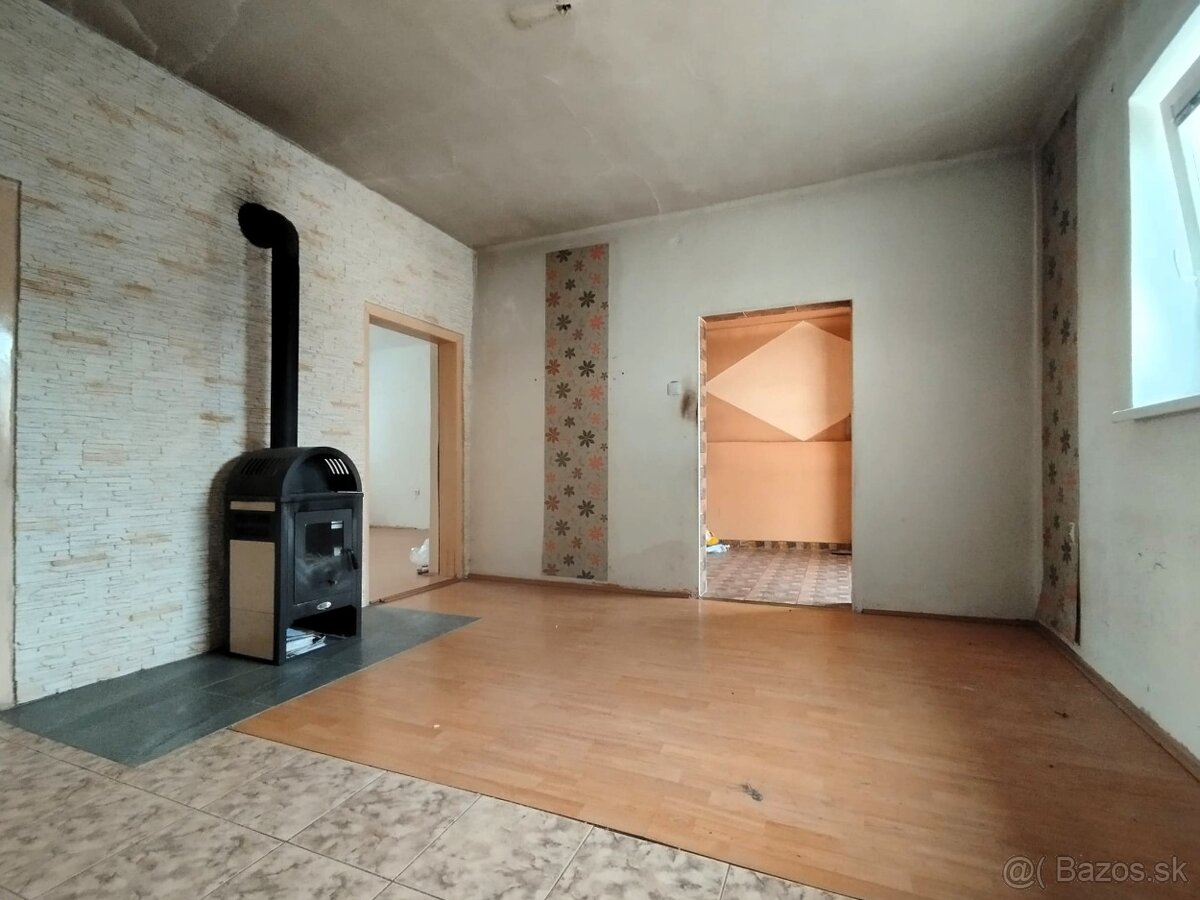 Rodinný dom s pozemkom 822 m2 vo Veľkom Mederi - 5