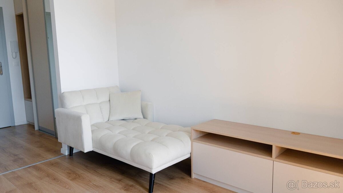 Prenájom útulnej, plne zariadenej garsónky v novostavbe v Br - 5