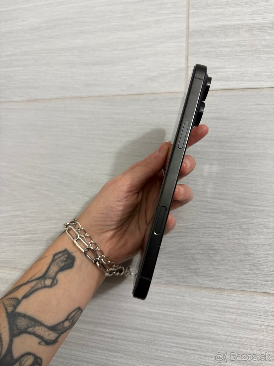 iPhone 16 Pro Max 1TB Black Titanium - 5
