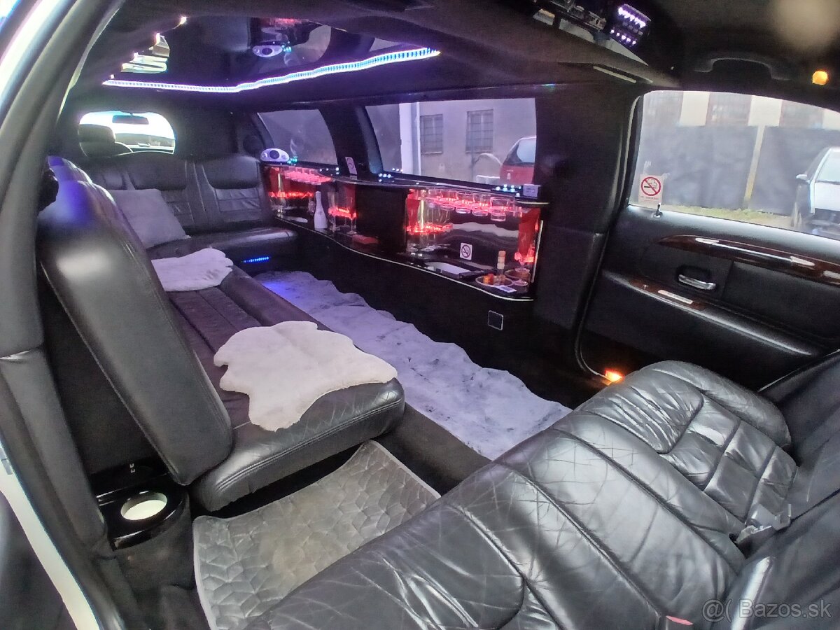 Limousine lincoln town car - 5