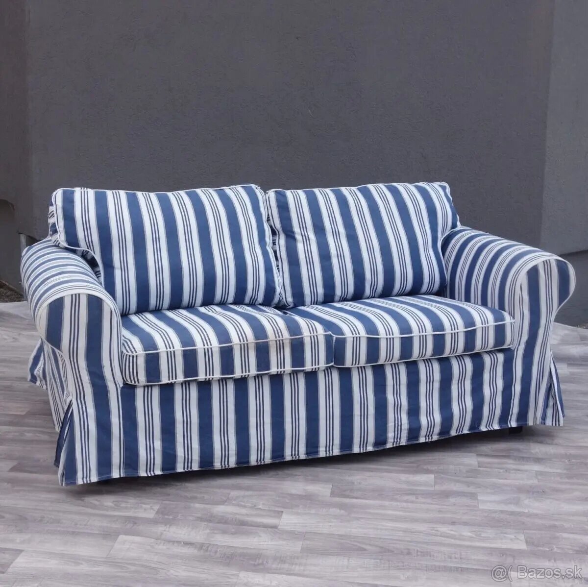 Pohovka pruhovaná. - 5