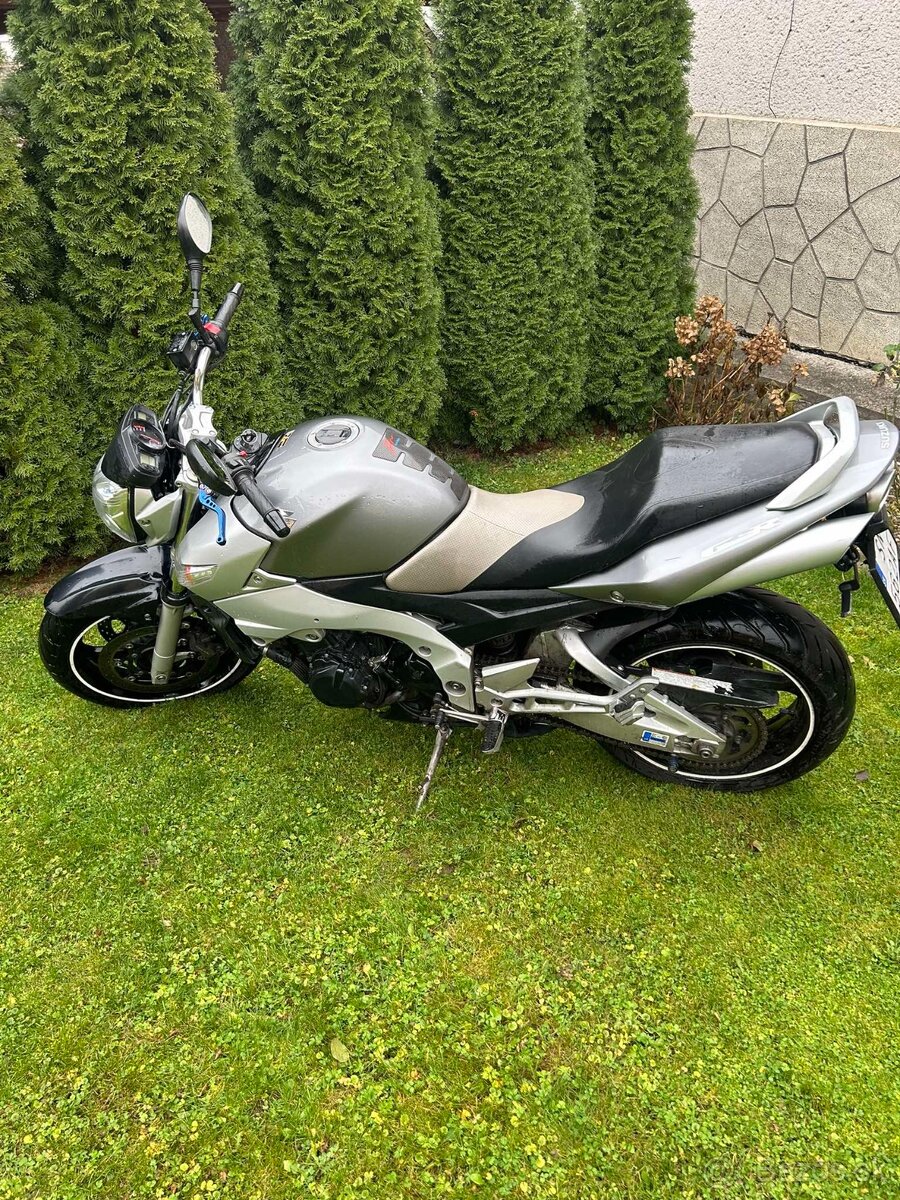 Predám SUZUKI GSR 600 - 5