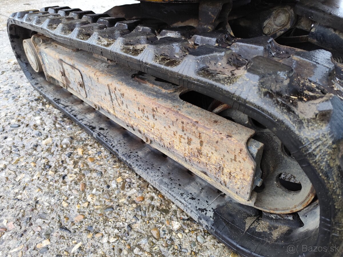 Minibáger Komatsu PC15, váha 1500kg. - 5