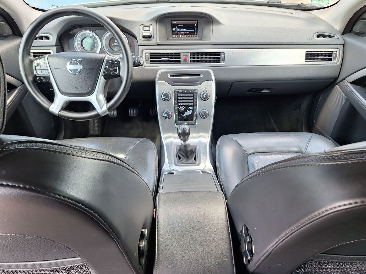 Volvo XC70, D5 AWD MANUÁL - 5