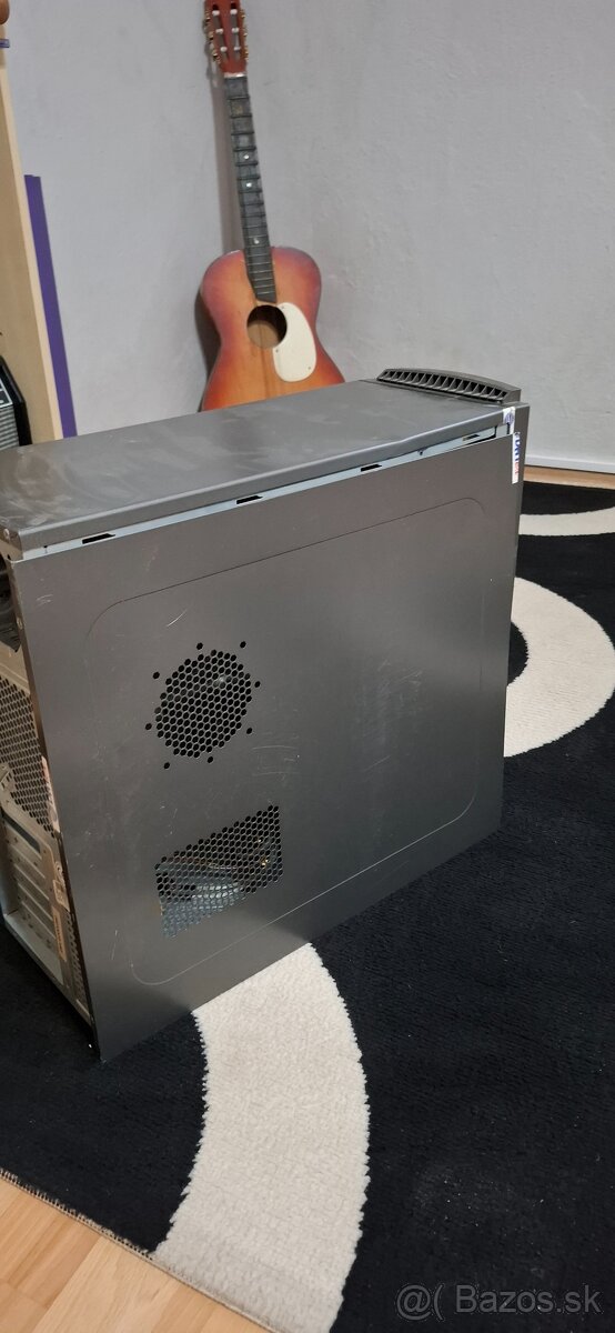 Velka pc bedna bez ventilátorov - 5