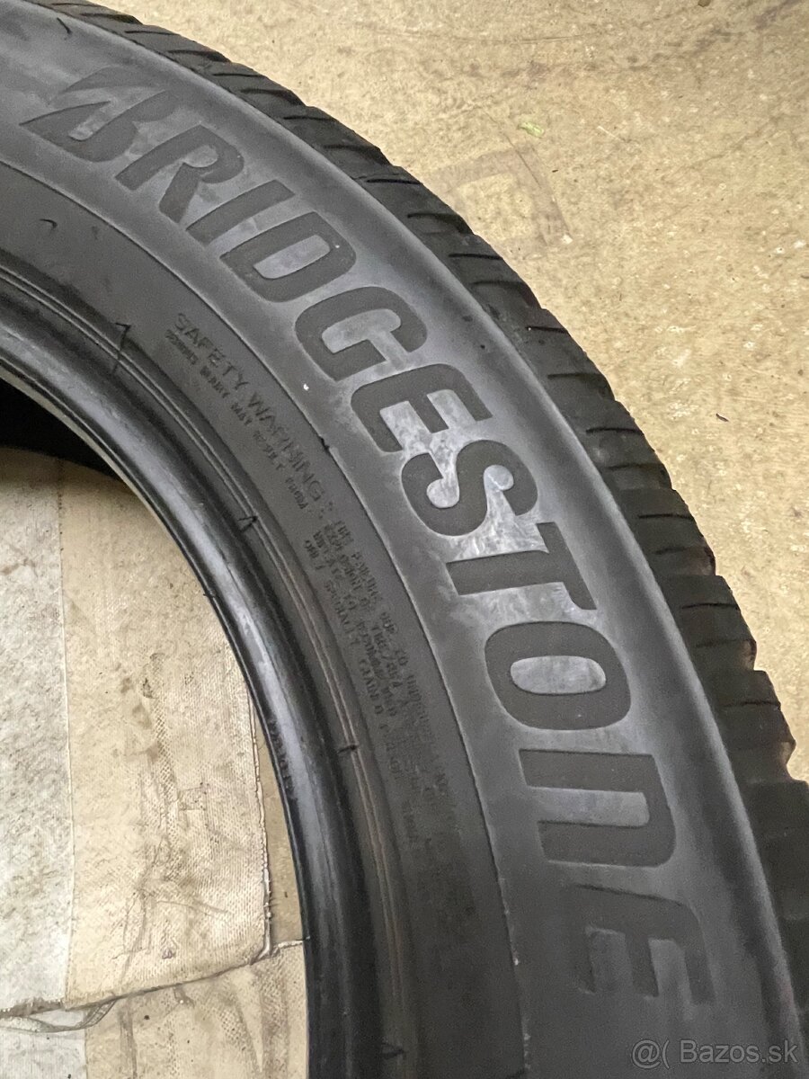 2023 Bridgestone 215/65 R17 zimné - 5