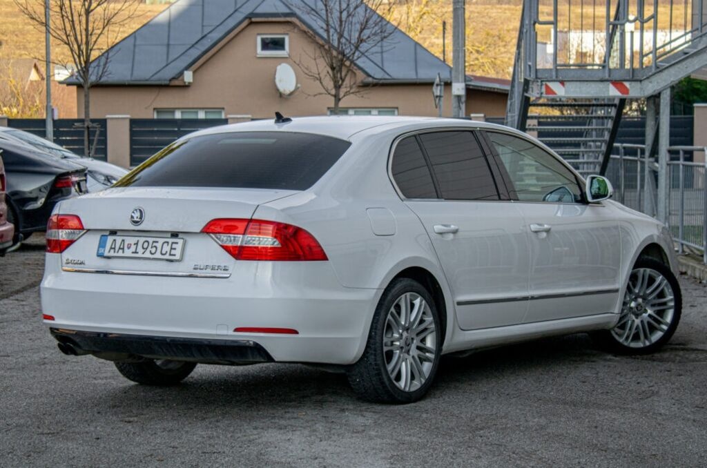 Škoda Superb 2.0 TDI CR 170k Elegance DSG - 5