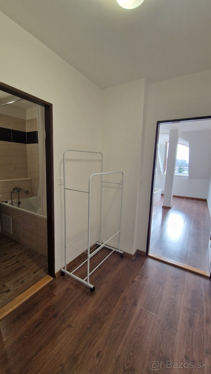 Prenájom garsónka v podkroví-čiastočne zariadená - 5