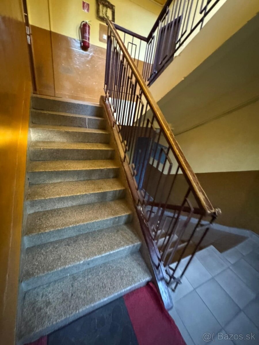 Prenájom 2-izbový byt 81 m2, Vranov nad Topľou , Sídlisko I. - 5