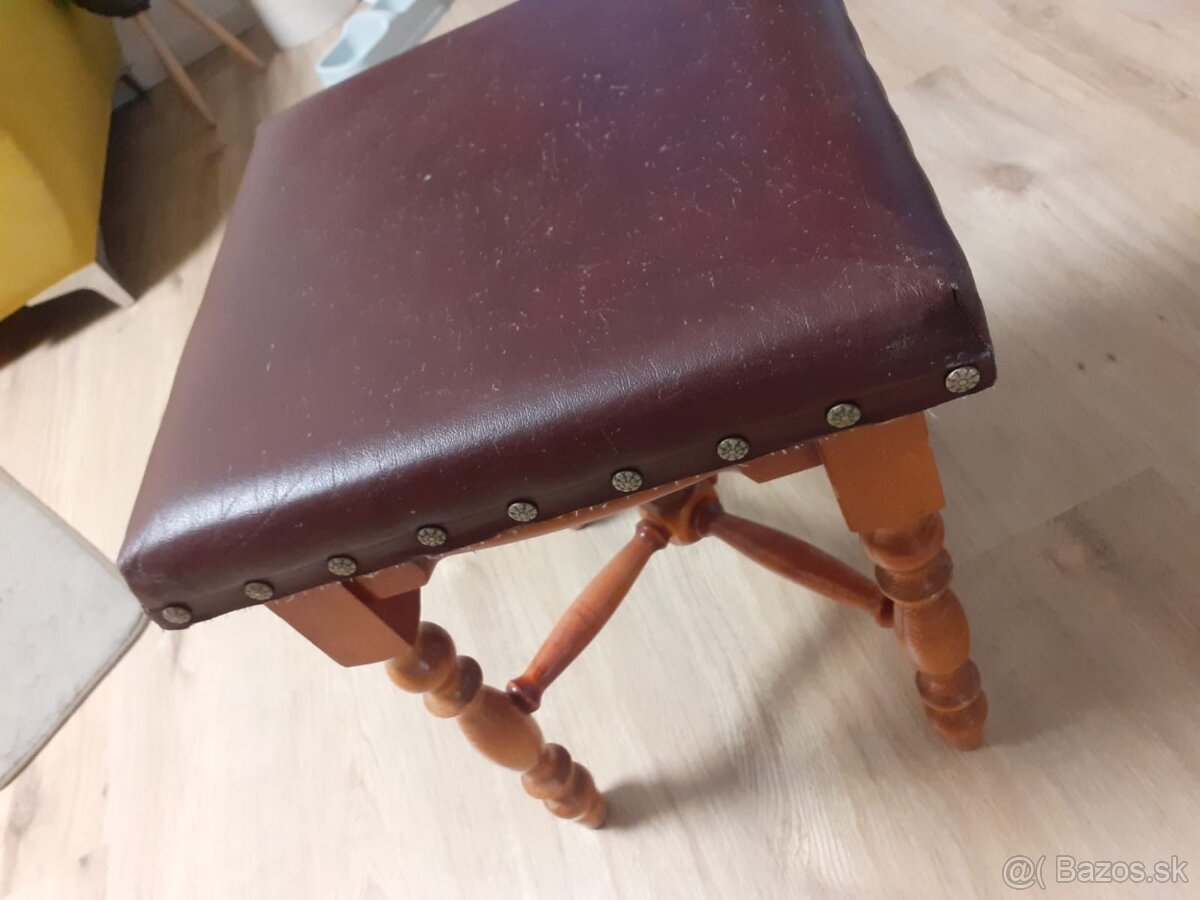 Drevené stoličky s koženým sedákom - 5