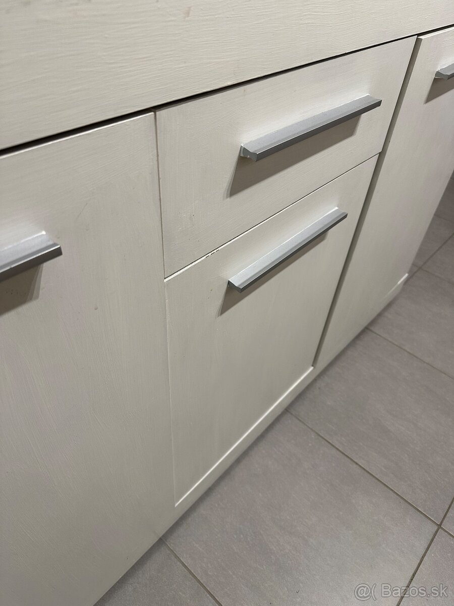 Komoda - 5