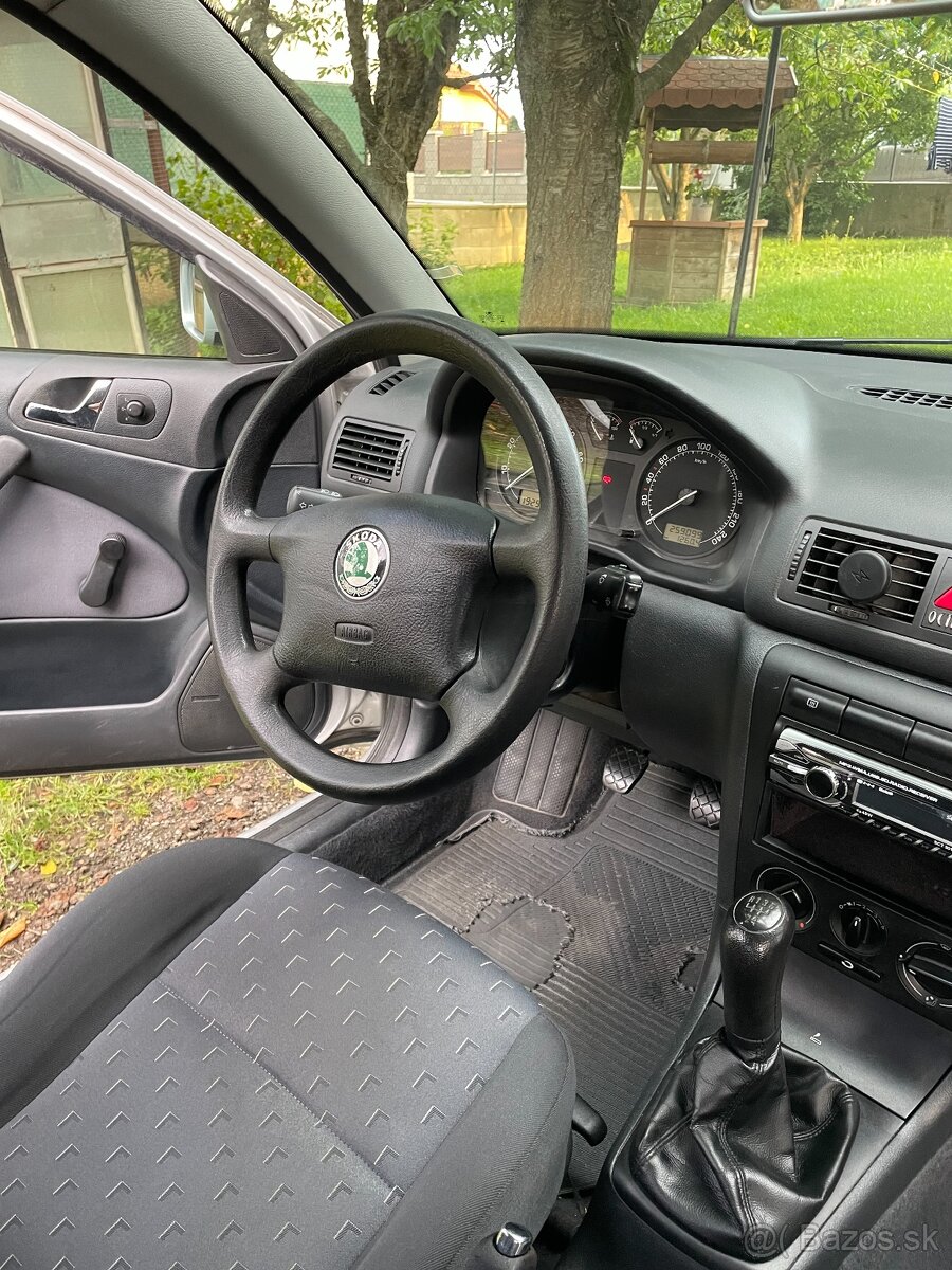 Škoda Octavia I 1.6 MPI 75kW 2002 - 5