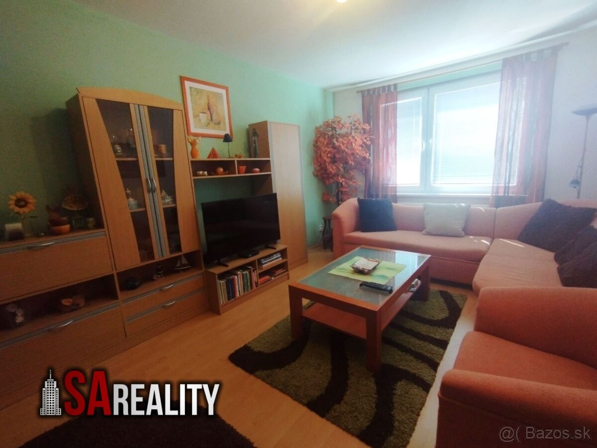 NA prenájom 2 izbový byt centrum LEvice - 5