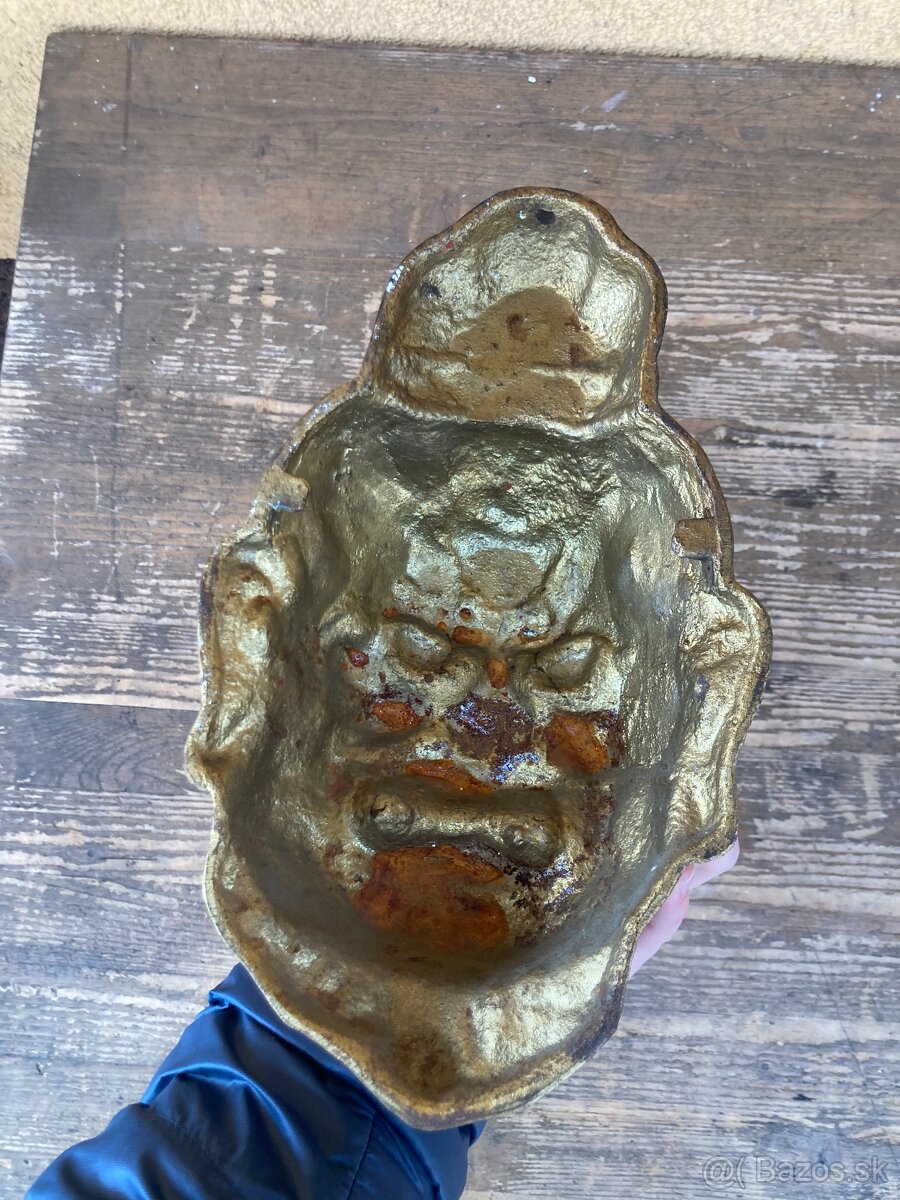 Stará litinová maska - 5