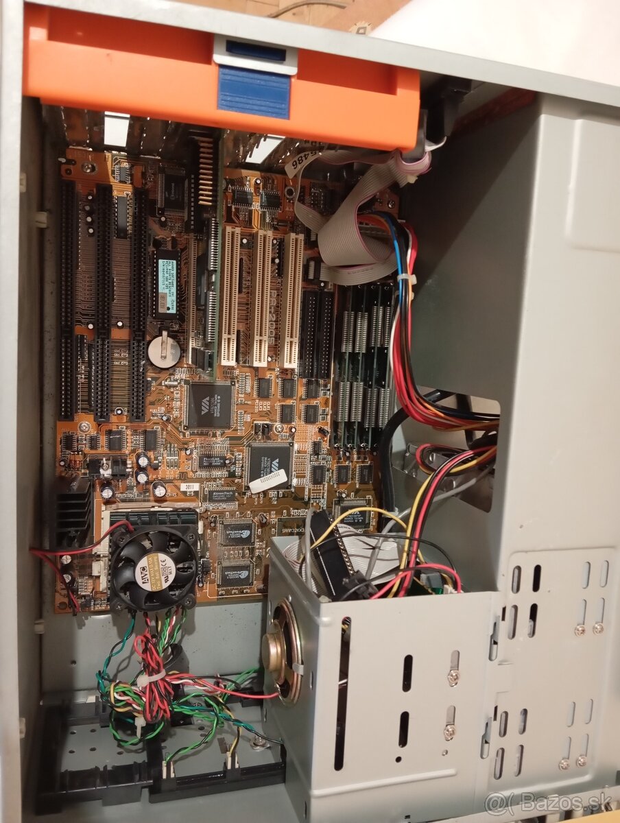 Počítač Pentium 200 - 5