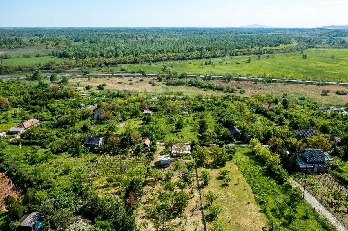 Chata s pekným výhľadom v Sátoraljaújhely, voda + elektrina - 5