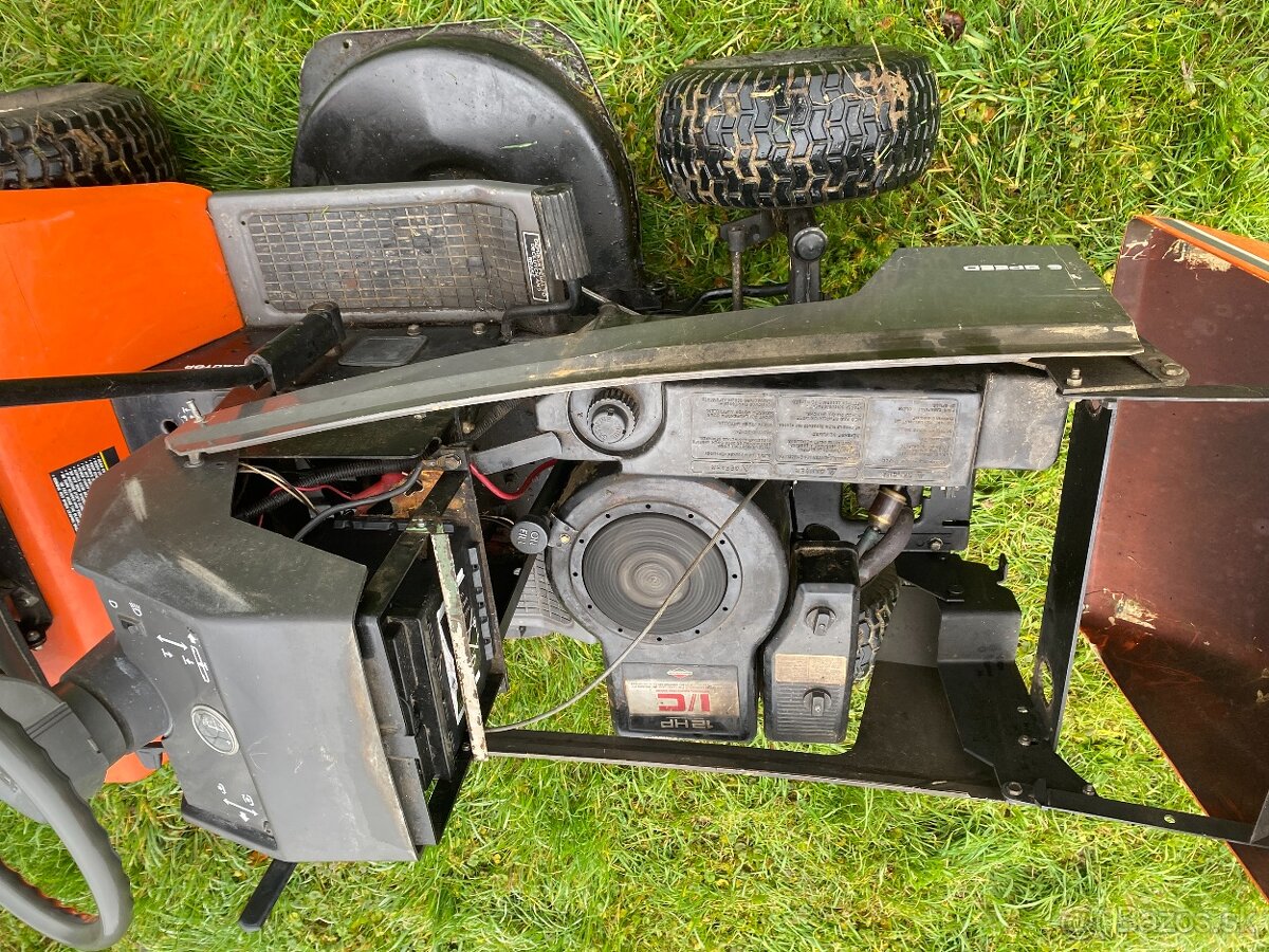 Záhradná traktorová kosačka Husqvarna LT960-12 - 5