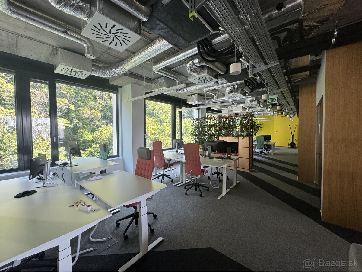 Prenájom samostatného kancelárskeho traktu 867 m² pri nábrež - 5