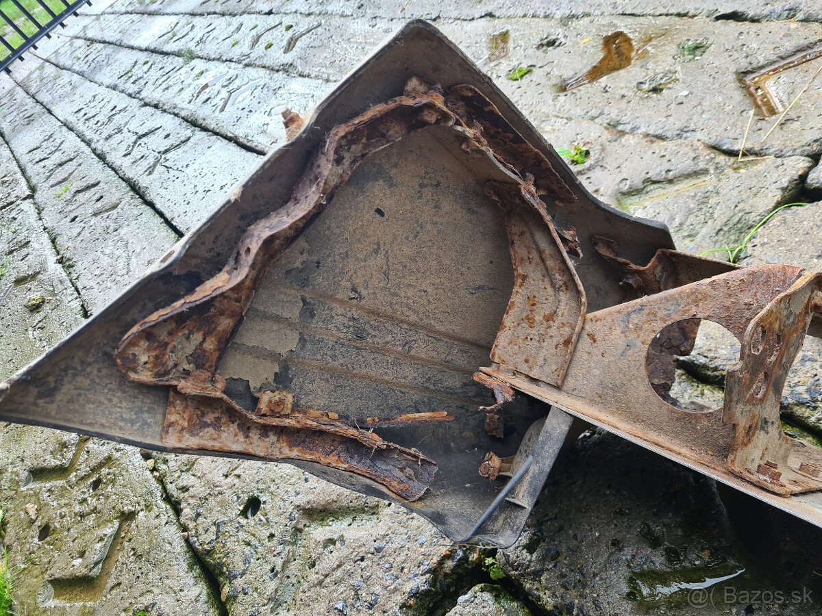 Zadný nárazník Pajero 2 - 5